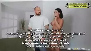 زوجة الأخ المثيرة تأخذ ضربًا شرجيًا قاسيًا من أخو الزوج