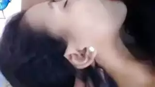 نزع الملابس مداعبة الصدر