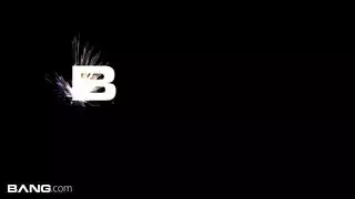 الثدي سيليكون كس أزرق العينين