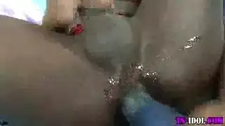 استمناء شيميل شرجي: تمديد تلك الطيز بديلدو