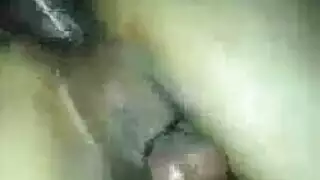 آسيوية مثيرة كبيرة الثدي تأخذ عضواً أسود ضخم