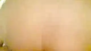 مونيكا ساعد يمتص ديك أفضل صديق لها بينما كان صديقها خارج المدينة