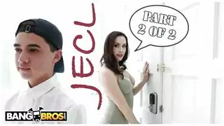 تشتغل وهيه لبسه اصلوخ