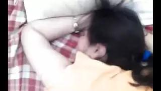 يصور مراته وهيا نايمه