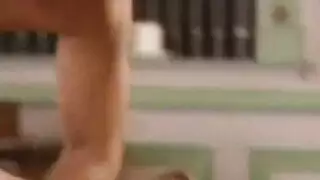 إباحية قديمة: امرأة ناضجة ذات أثداء كبيرة في مشاهد صريحة